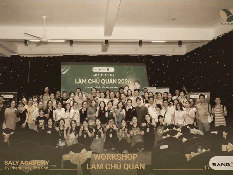 Hội trường workshop Làm chủ quán 2026 chụp ảnh chung